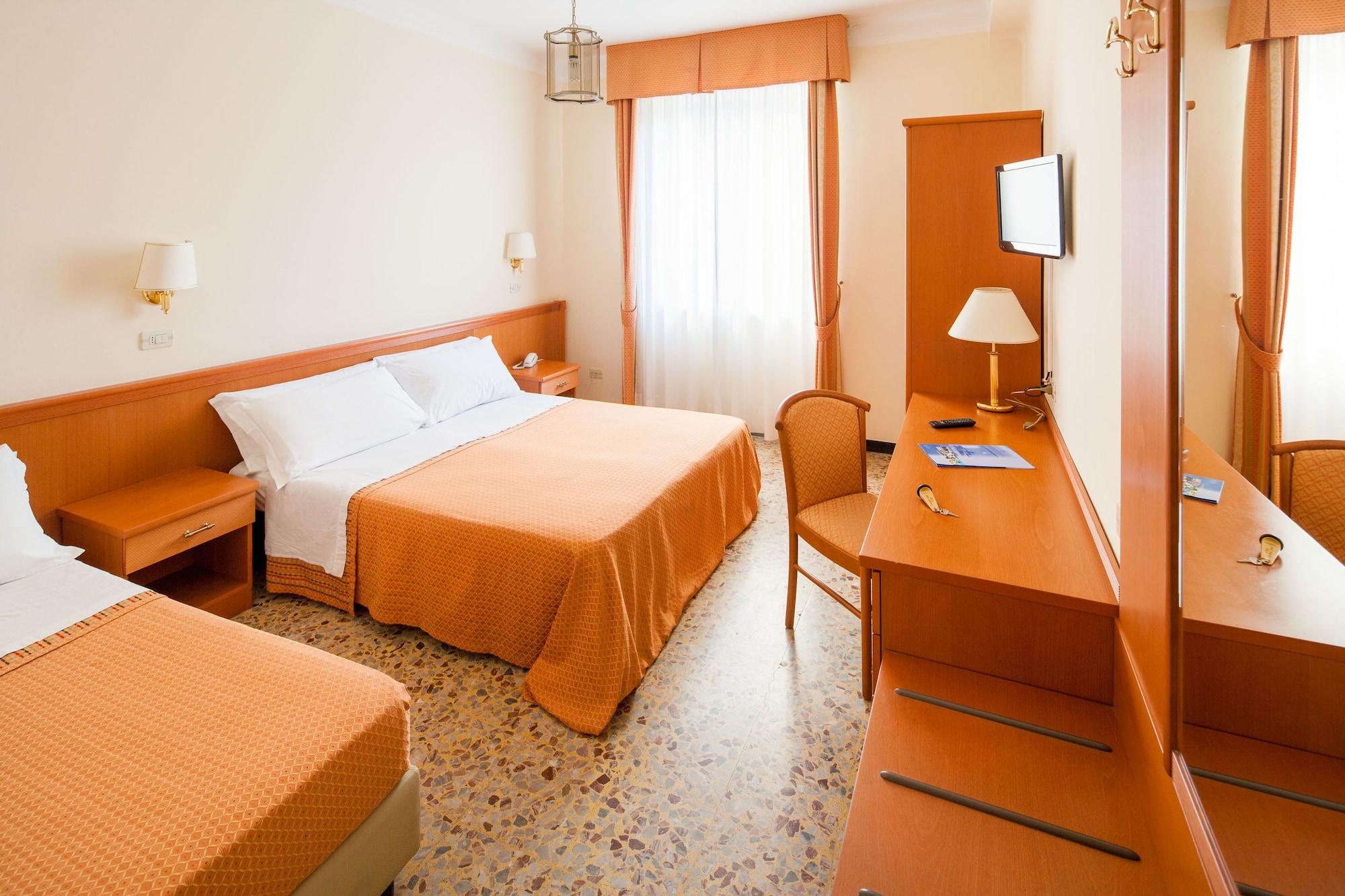 Hotel Centrale Curtis Alassio Exterior foto